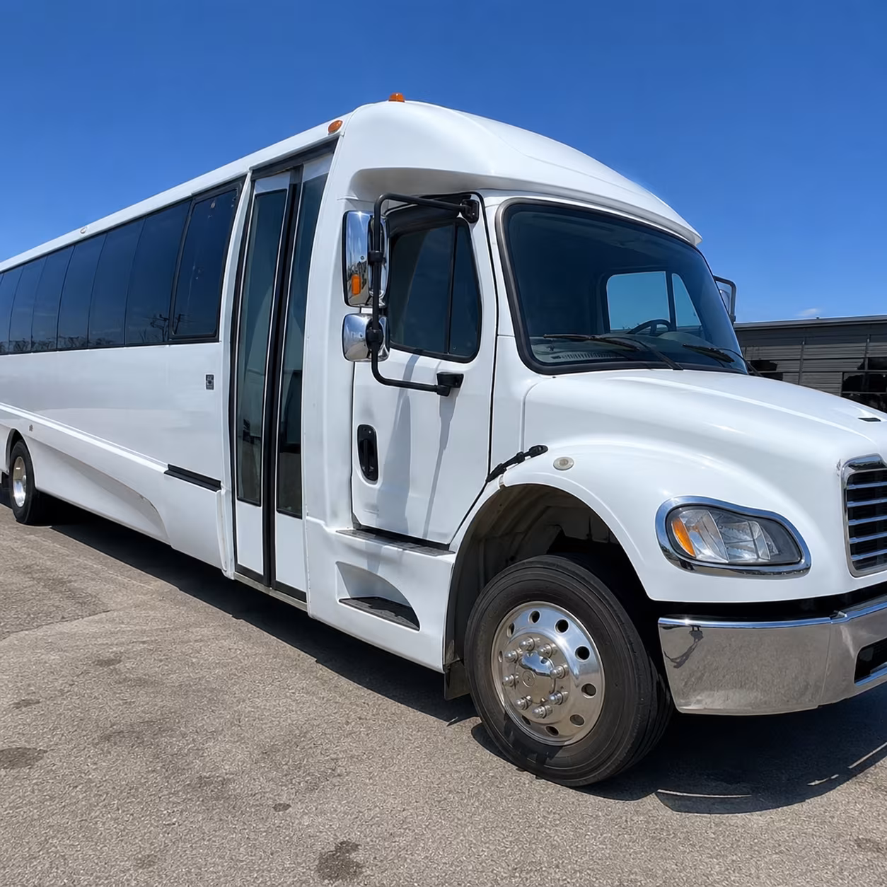 glendale make your long distance trip easier with a glendale charter bus