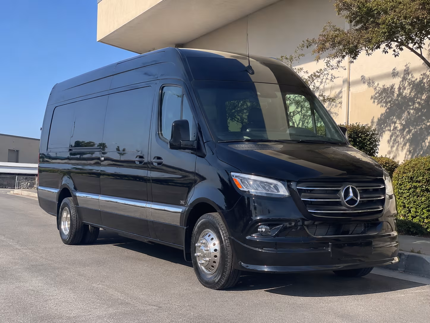 simi valley airport transportation onboard seating